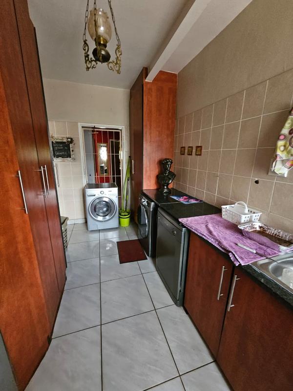 5 Bedroom Property for Sale in Wilkeville North West